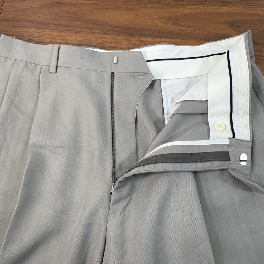 Chaps Mens Light Gray Herringbone 3-Button Suit Set 44R Jacket 36W x 31L Pants - Picture 5 of 16